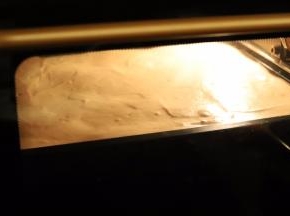 烤箱预热150度上下火中层25分钟（我用的是卡士750A的自带烤盘，尽量用比较浅和大的烤盘）