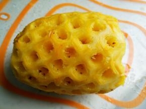 将菠萝去皮