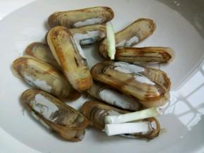 葱白加几根，也是帮助吐泥沙的