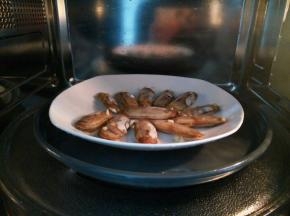 放微波炉，按烤串键分钟