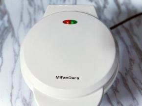 盖上华夫饼机器，3-5分钟即可出炉。
