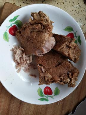 像正常煮牛肉一样卤牛肉