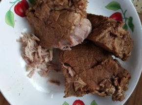 像正常煮牛肉一样卤牛肉