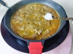 加入白砂糖。