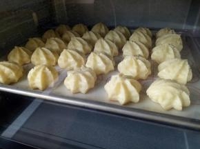 放入预热好的烤箱，上下火180度中层25分钟