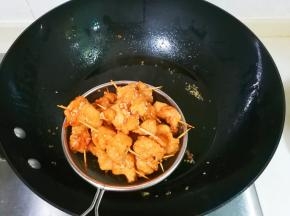 捞出来沥掉油