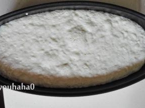 发酵至2倍大的面糊，面糊表面上会有泡泡；我防在暖气上发酵，大约1个半小时左右。