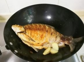 放入姜片