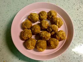 揉成20克一个的小球备用。