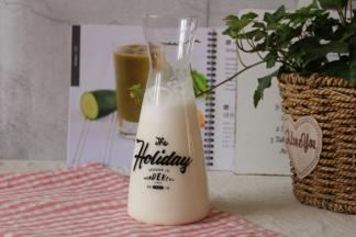 加入适量的糖，搅拌均匀即可