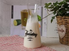 加入适量的糖，搅拌均匀即可