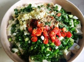 最后放盐，鸡精，生抽，蚝油，香油调味。