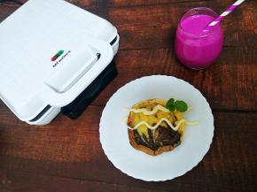 再配上一杯火龙果奶昔。完美了