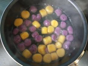 芋圆浮起来就熟了，捞出。