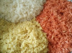 这是蒸好的，颜色不错吧！