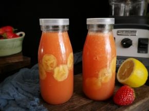 果蔬汁特别细腻，基本没有气泡。尝一口甜丝丝的，细腻无渣，在这个困意绵绵的春天来上一杯新鲜的果蔬汁，整个人都神清气爽。