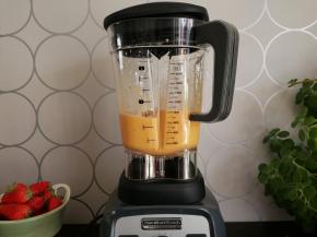 一瞬间就能将水果打得非常细腻。