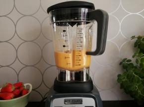 一瞬间就能将水果打得非常细腻。