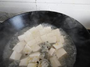 放开水里煮一下加盐煮