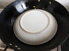 盘子倒扣锅子翻面