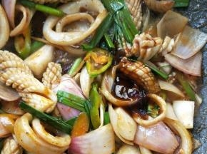 一勺蚝油。
