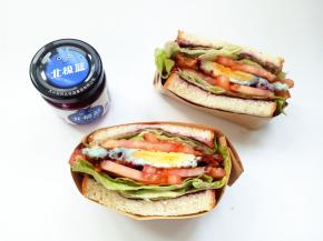 从中间切开，就可以吃了。