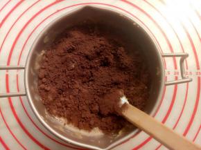 放入可可粉。