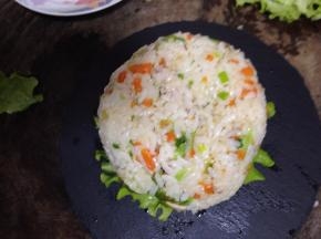 最后盖上另一片米饼