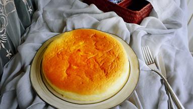 芝士味浓郁的美味蛋糕烤好了