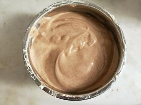 翻拌、切拌均匀。