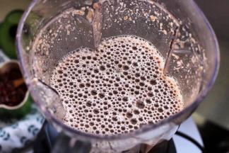 关闭开关后，打开盖子，可以看到非常细腻的米糊，完全没有颗粒。