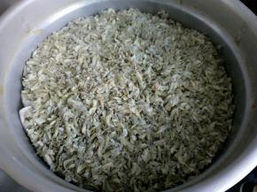 时间到，槐花蒸好了