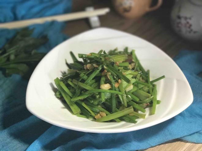 蒜香菠菜梗