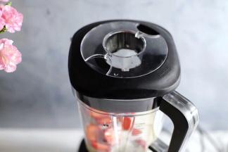 盖上盖子，盖子贴合非常紧密。