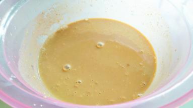 搅拌融化，喜欢甜度大的可以多放一些红糖。