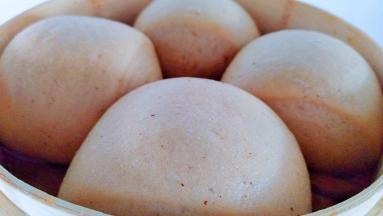 水开后放入蒸笼中火蒸12分钟左右断火。