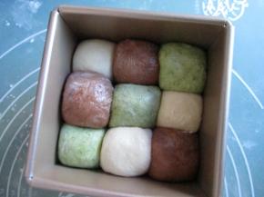 用烤箱的发酵功能，烤箱内加水，保湿保温38度发酵至7份满