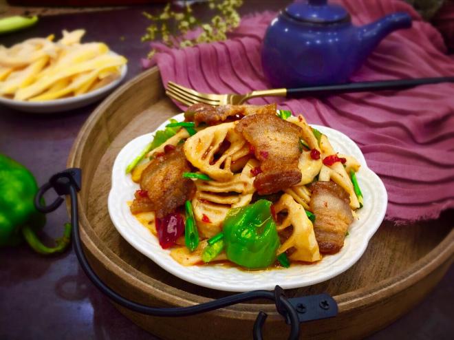 山珍春笋煸香肉