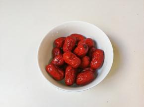 红枣冲洗干净