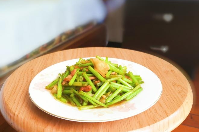 椒盐咸肉芦蒿