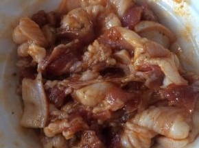 腌制2个小时，使其充分入味。