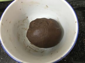 手揉均匀成面团