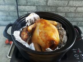 两侧都烤到金黄，然后把鸡肚子朝下，烤鸡肚子部分，烤20分钟