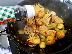 加入适量的酱油