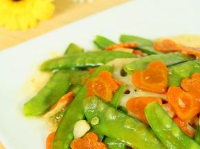 11.盛起装盘，色香味俱全的农家小炒，就做好了。