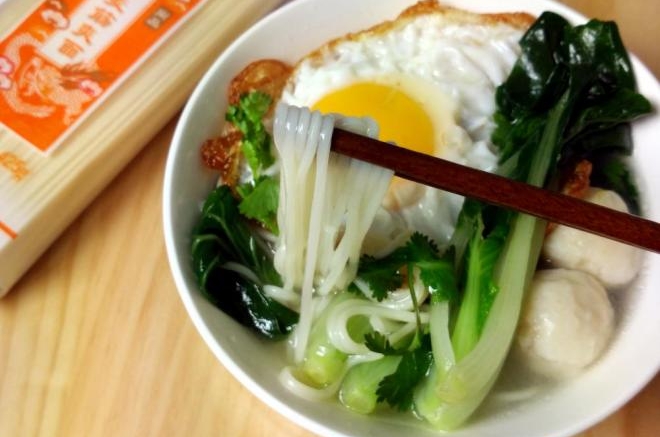 鱼丸鸡蛋清汤面