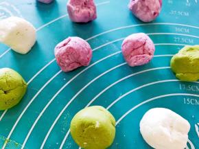 每种面团均匀分成五份