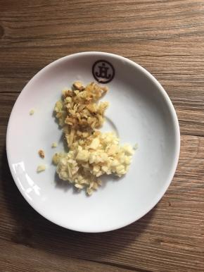 姜、蒜切末备用