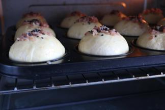 烤箱预热，170度15分钟，上色满意即可。