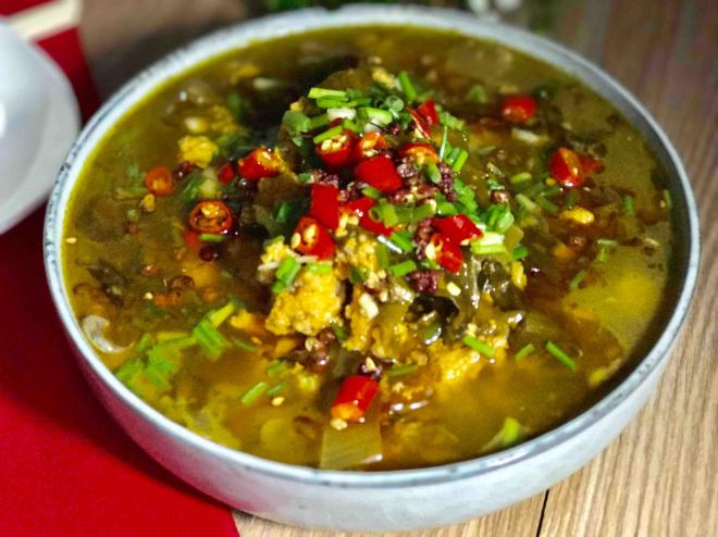 酸菜鱼杂汤（小喜头的鱼籽版）